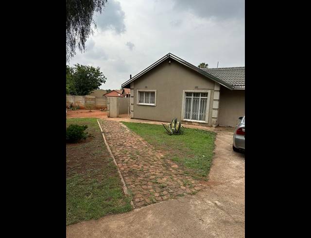3 BEDROOM HOUSE FOR SALE IN DAWN PARK